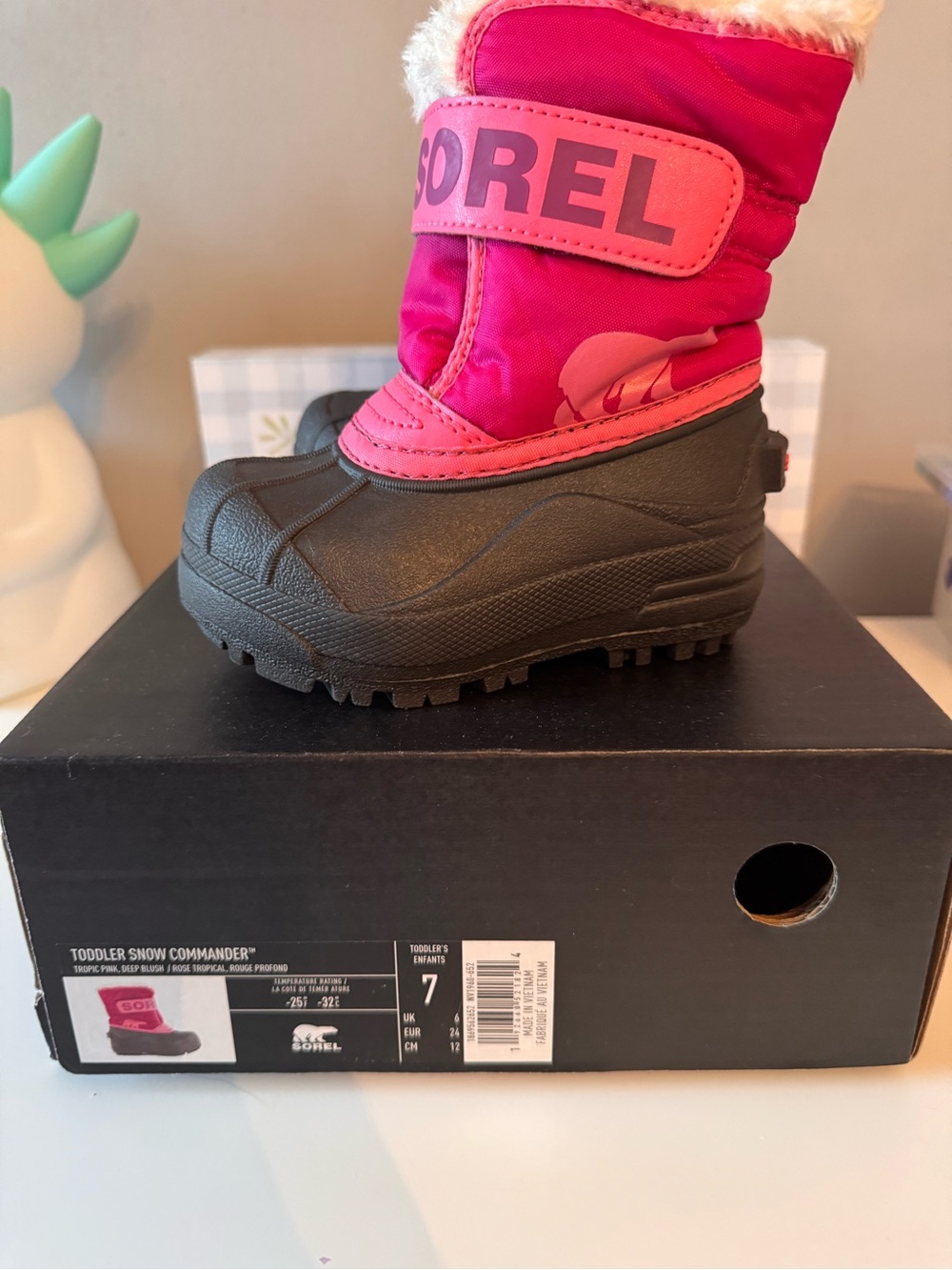 Sorel Toddler Snow Commander Boot in Pink and Black size 7